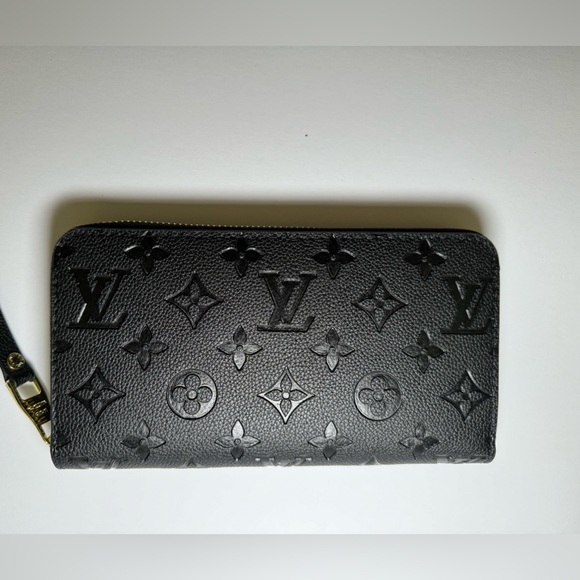 Handbags - Inspired Pattern Wallet black new in box